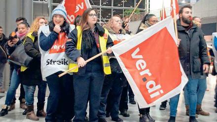 Berlin begannen die Streiks diese Woche, gefolgt von Stuttgart und NRW. 