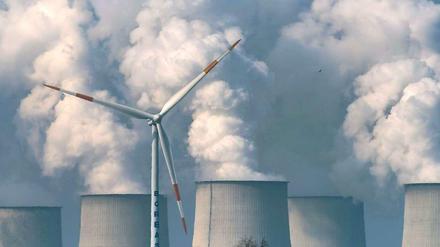 Windkraft gegen Kohle: Das Braunkohlekraftwerk Jänschwalde im südlichen Brandenburg.