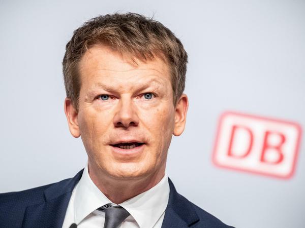 Richard Lutz, Vorstandsvorsitzender der Deutsche Bahn AG, und das gesamte Management des Staatskonzerns hält Weselsky für untauglich. 