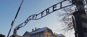 Das Lagertor von Auschwitz, aufgenommen 2019. 